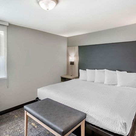 Best Western Plus Weston Inn Logan Exteriör bild