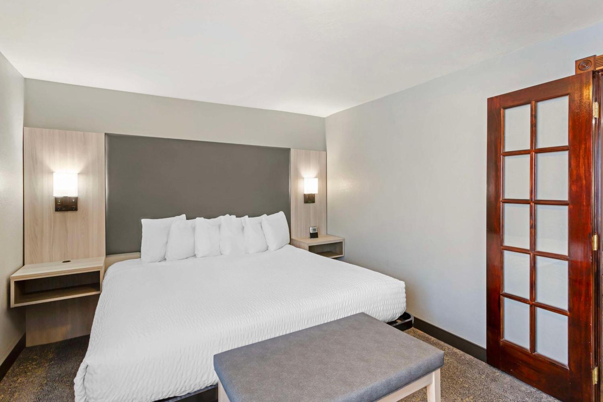 Best Western Plus Weston Inn Logan Exteriör bild